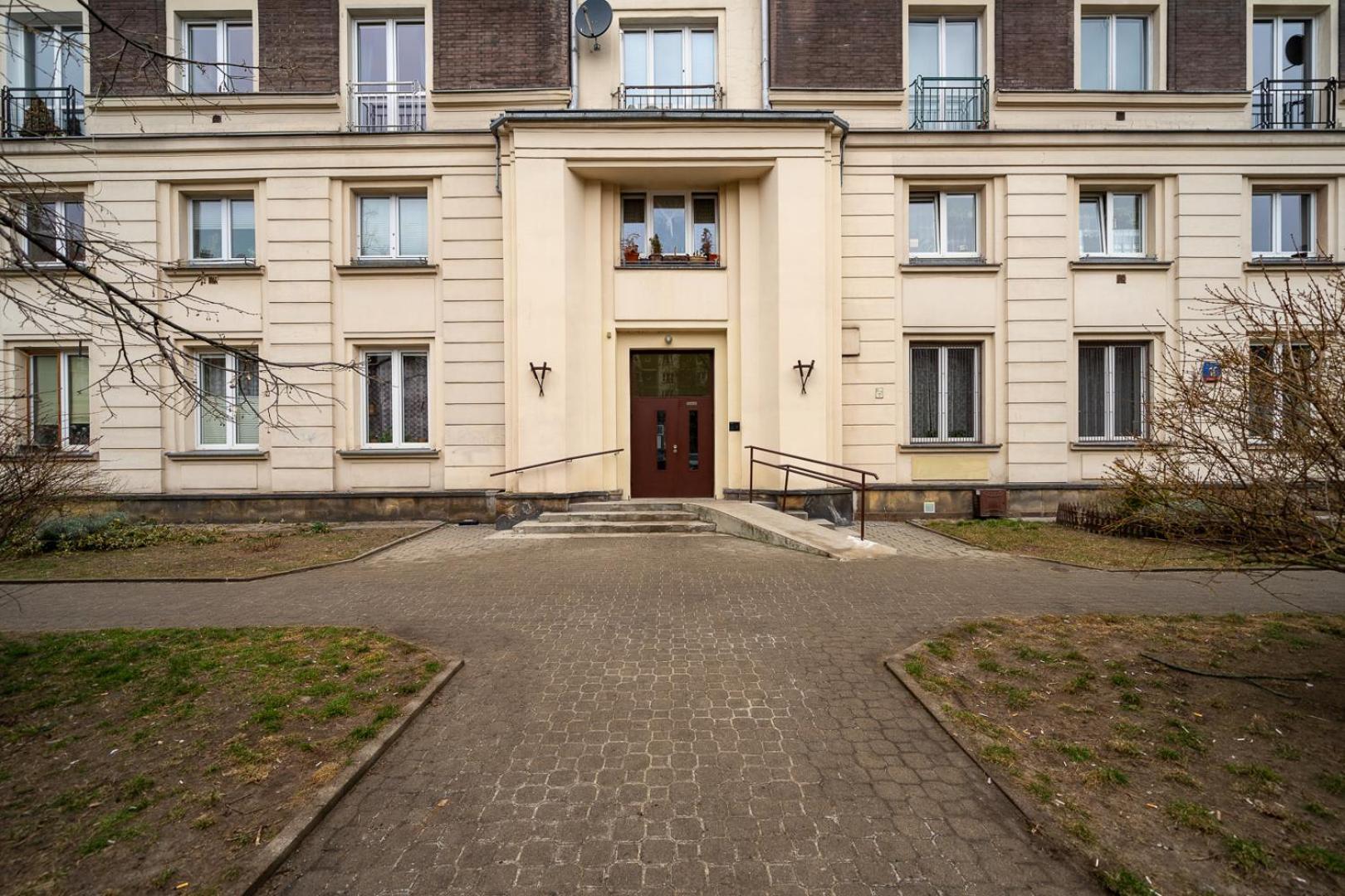 Apartament Comfort - Location, Metro Nearby - By Rentujemy